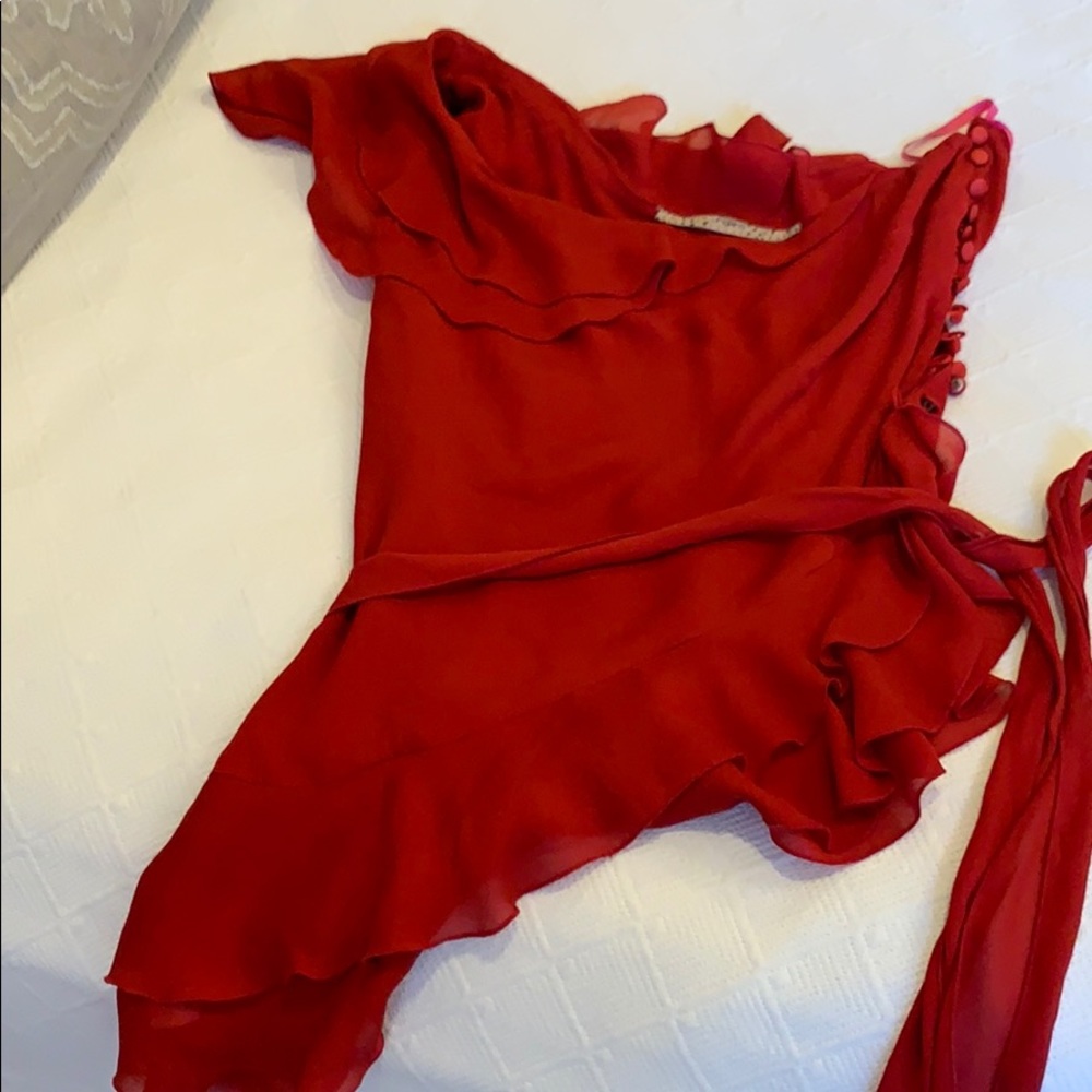 Silk Ungaro One-Shoulder asymmetrical top.